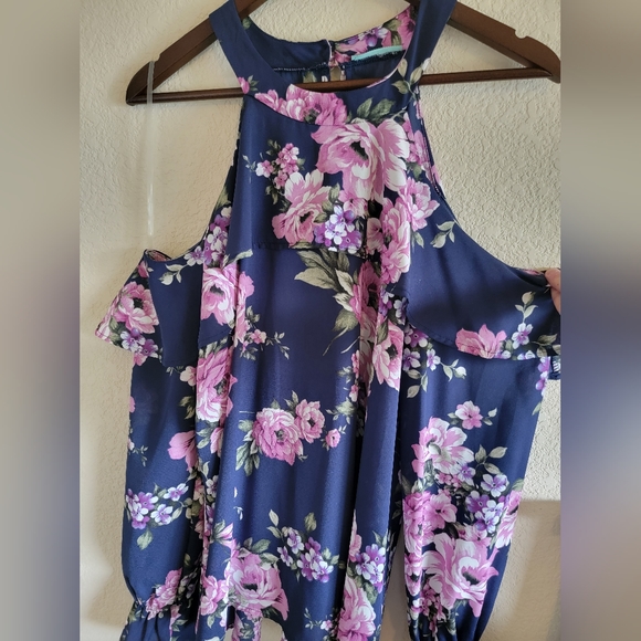 Cold shoulder floral top - Picture 2 of 11